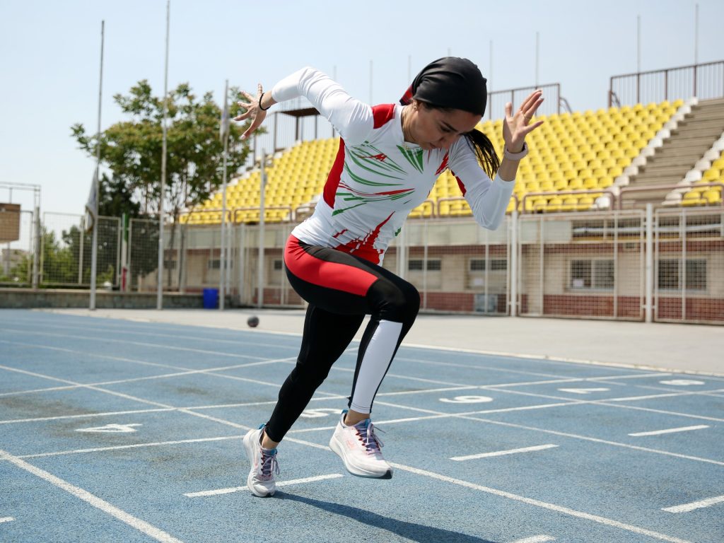 Olimpiadi Parigi 2024 100m: Farzaneh Fasihi – La velocista iraniana da record