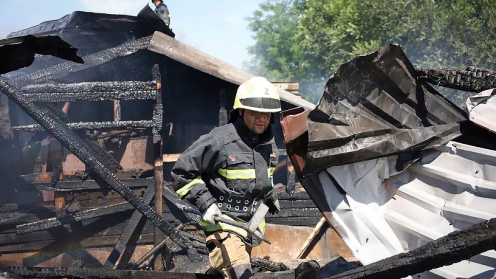 L'attacco aereo russo uccide cinque persone a Dnipro, dice l'Ucraina
