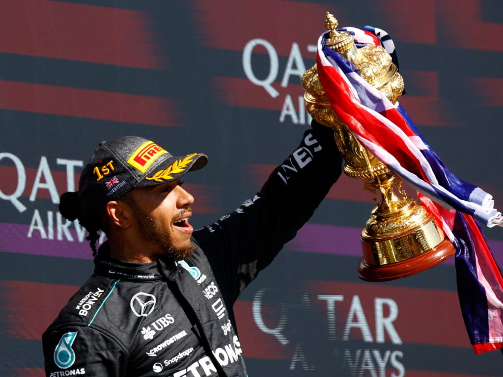 Formula Uno: Lewis Hamilton batte Max Verstappen e vince il Gran Premio di Gran Bretagna