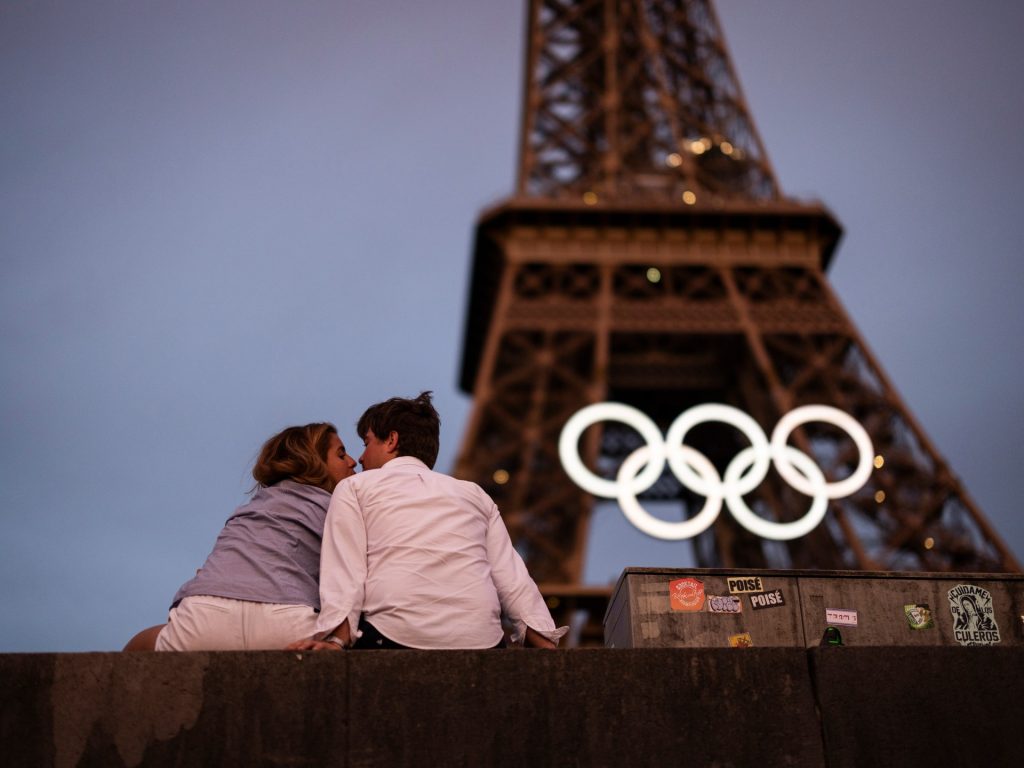Olimpiadi di Parigi 2024: fatti sull'evento: surf, rottura, mascotte, Torre Eiffel