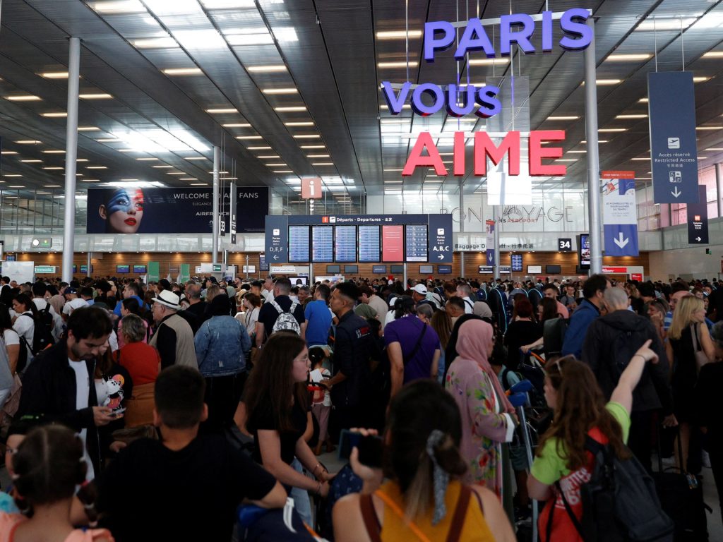 Caos per le compagnie aeree di tutto il mondo colpite da interruzioni IT