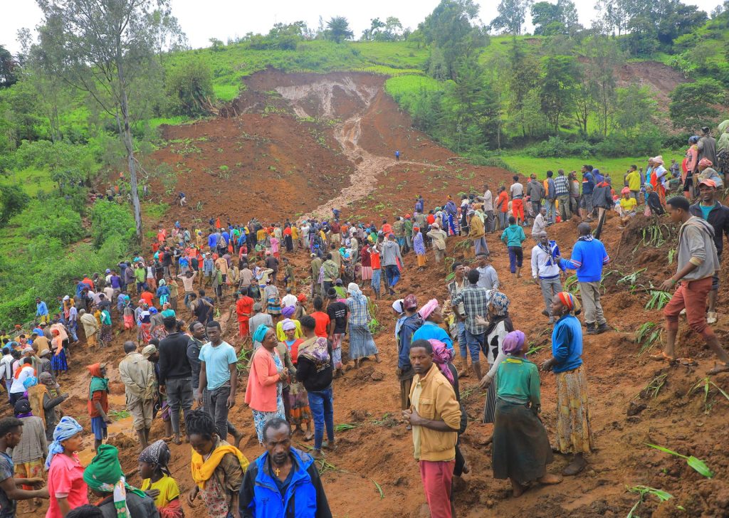 Oltre 100 persone uccise nelle frane gemelle in Etiopia