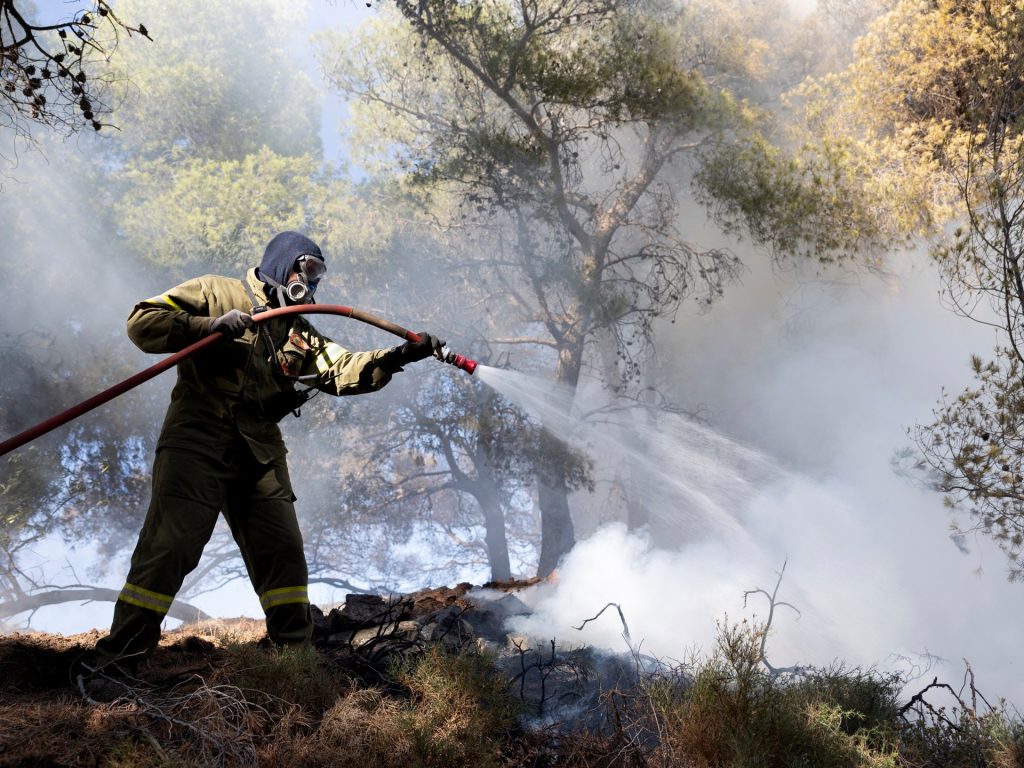 I vigili del fuoco greci combattono gli incendi boschivi "pericolosi" nel fine settimana | Notizie sulla crisi climatica