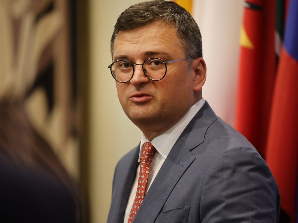 Il ministro degli Esteri ucraino preme sulla Cina per sostenere la Russia
