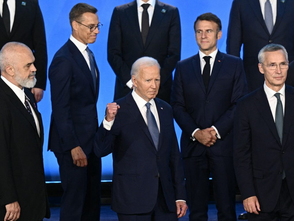 La NATO promette all'Ucraina 43 miliardi di dollari in aiuti, un "percorso irreversibile" verso l'adesione