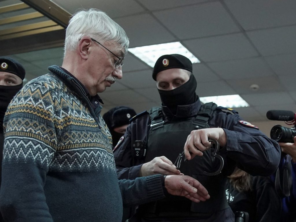 La corte russa respinge l'appello del difensore dei diritti umani incarcerato Oleg Orlov