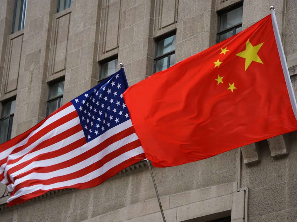 Le azioni dei chip perdono 480 miliardi di dollari a causa dei timori commerciali con la Cina e dei commenti di Trump su Taiwan
