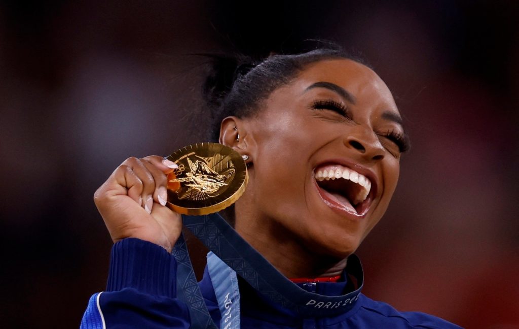 Simone Biles vince la finale del volteggio per il terzo oro alle Olimpiadi di Parigi 2024