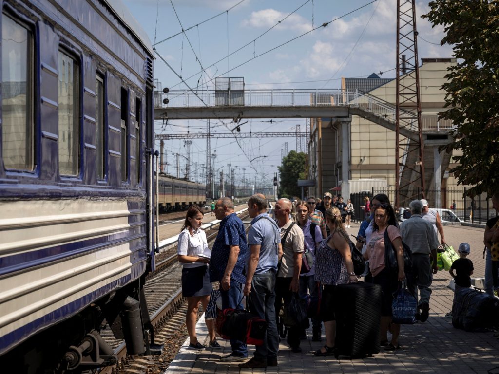L'Ucraina ordina l'evacuazione dalle città di Donetsk mentre la Russia rivendica l'avanzata