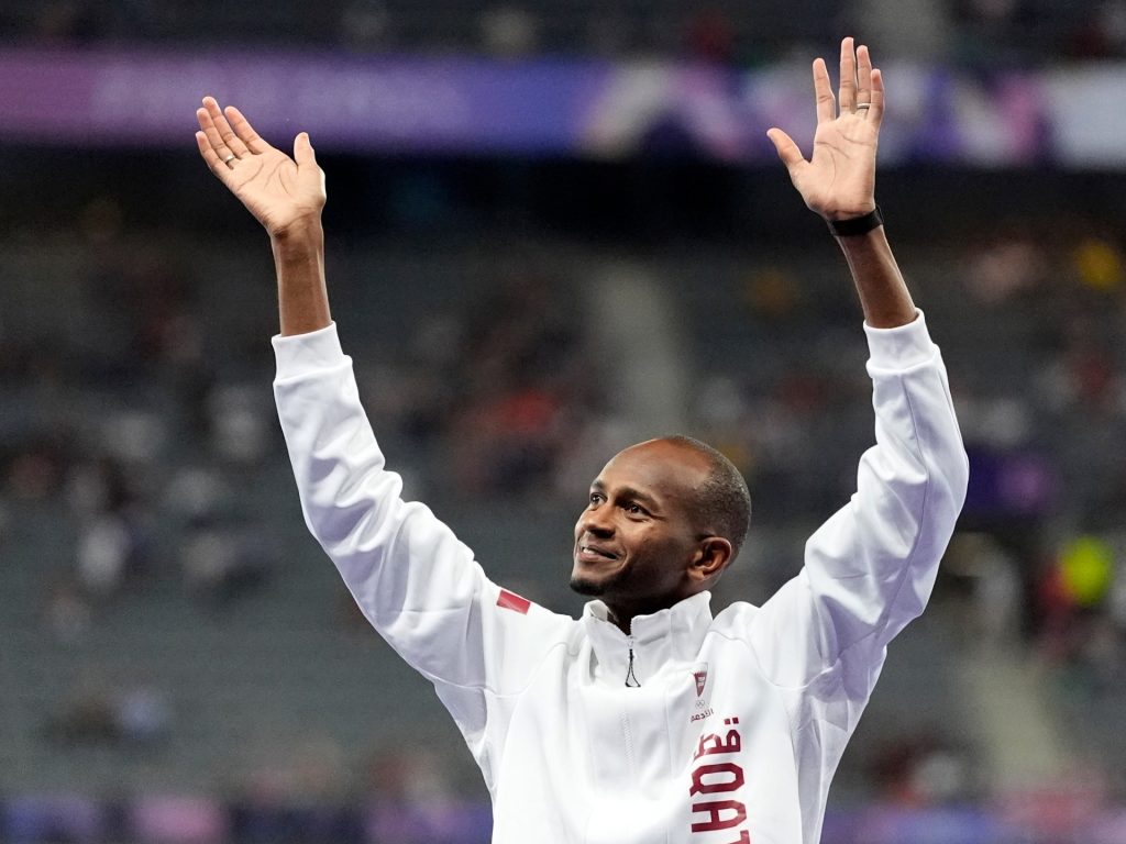 Olimpiadi: gli USA collezionano ori nella staffetta; Barshim si ritira con un bronzo nel salto in alto
