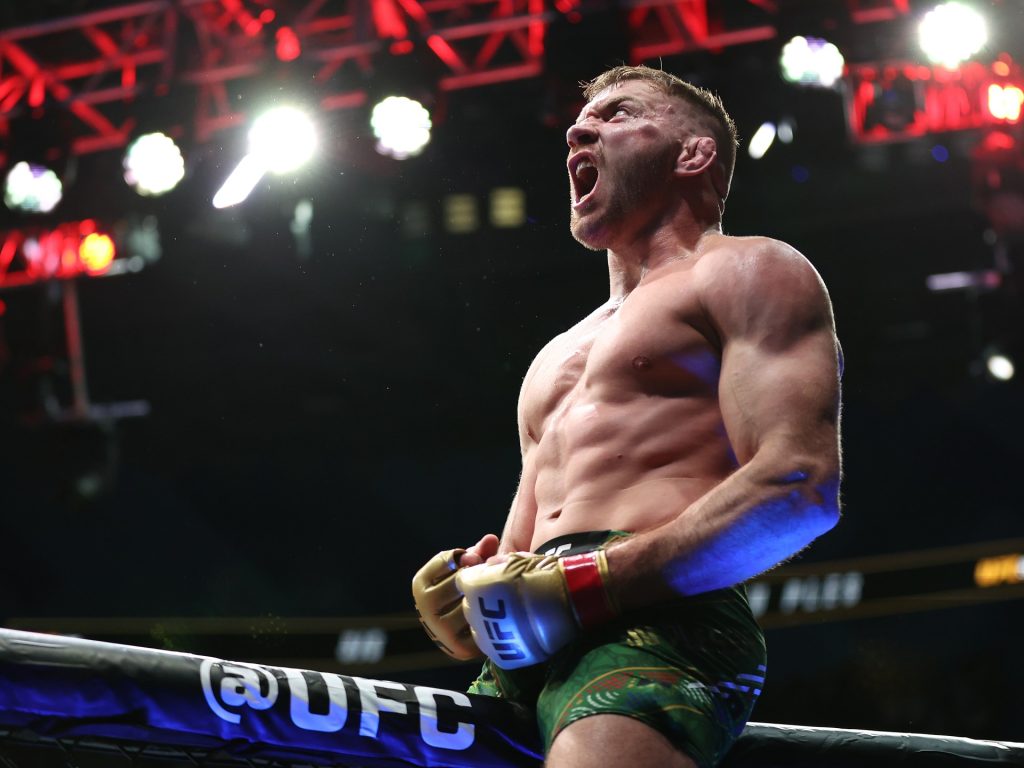 Du Plessis sconfigge Adesanya e conserva il titolo dei pesi medi all'UFC 305 di Perth