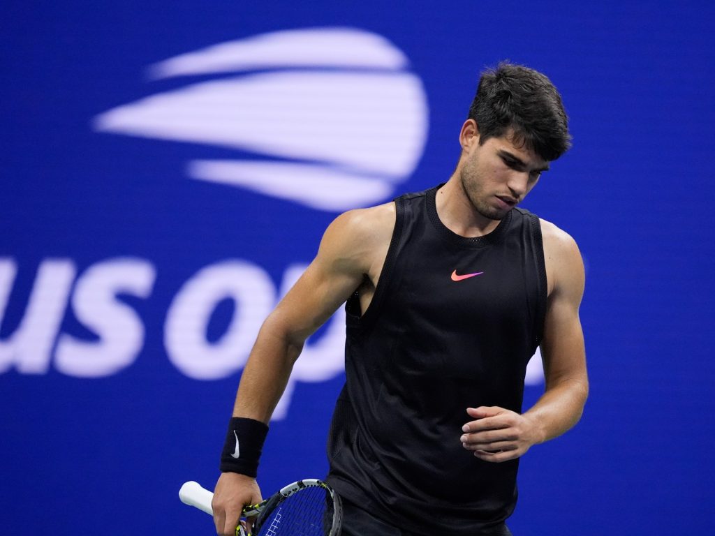 Le stelle Carlos Alcaraz e Naomi Osaka escono dagli US Open con una sconfitta a sorpresa