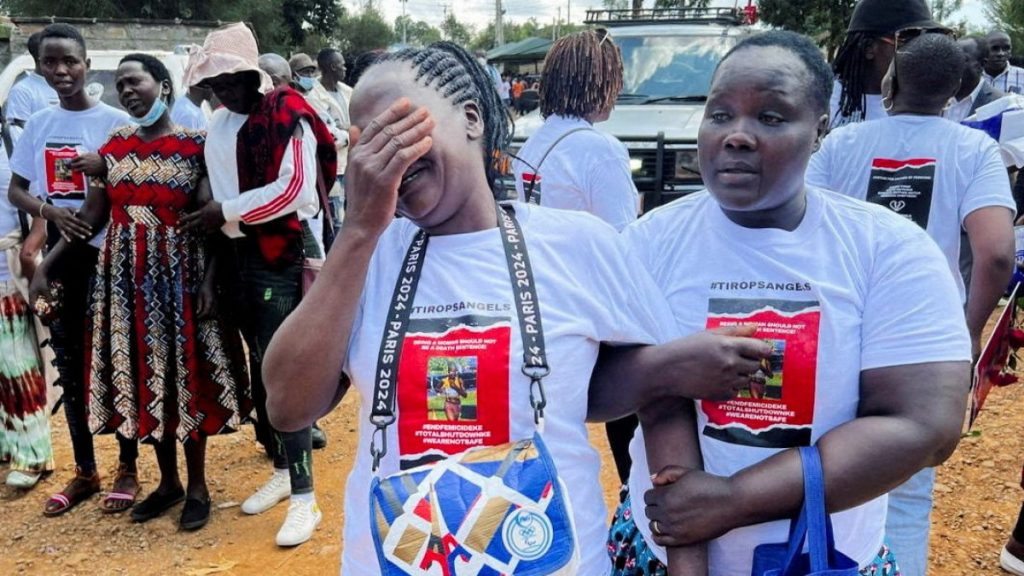 La marcia funebre della olimpionica ugandese Rebecca Cheptegei, assassinata, inizia in Kenya