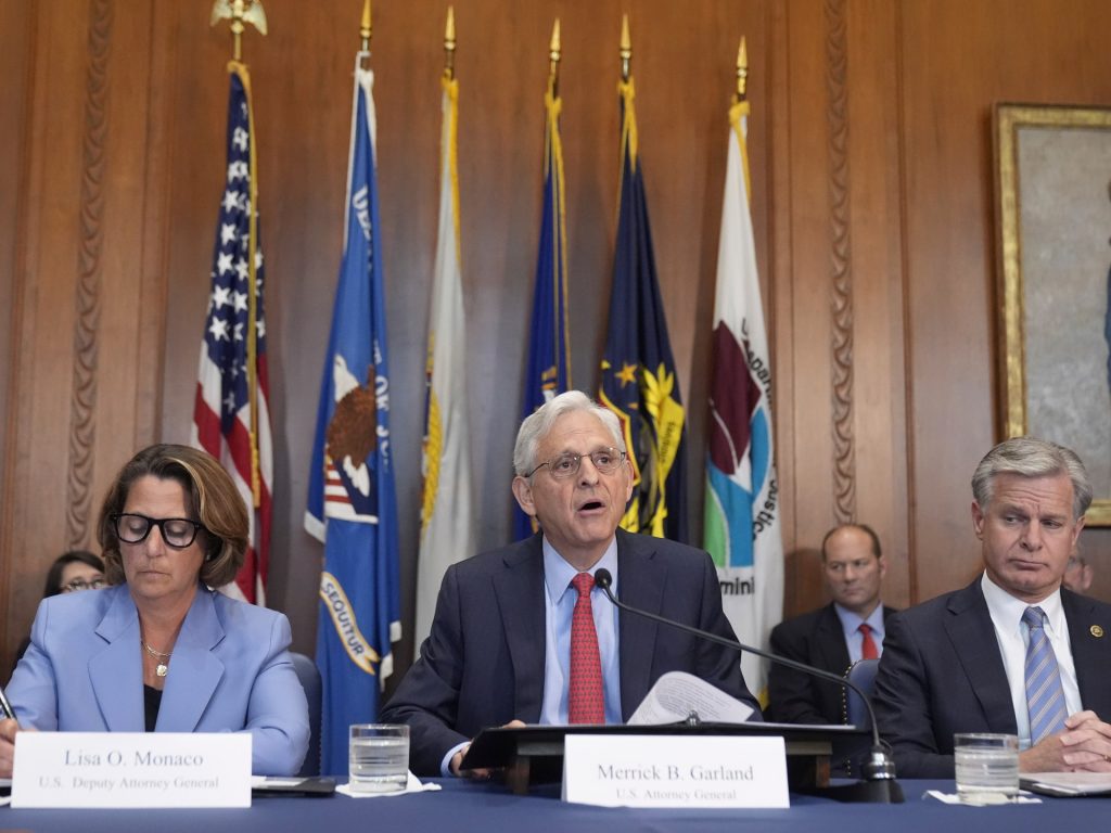 Gli Stati Uniti accusano i dipendenti di RT di presunti finanziamenti segreti ai media di destra