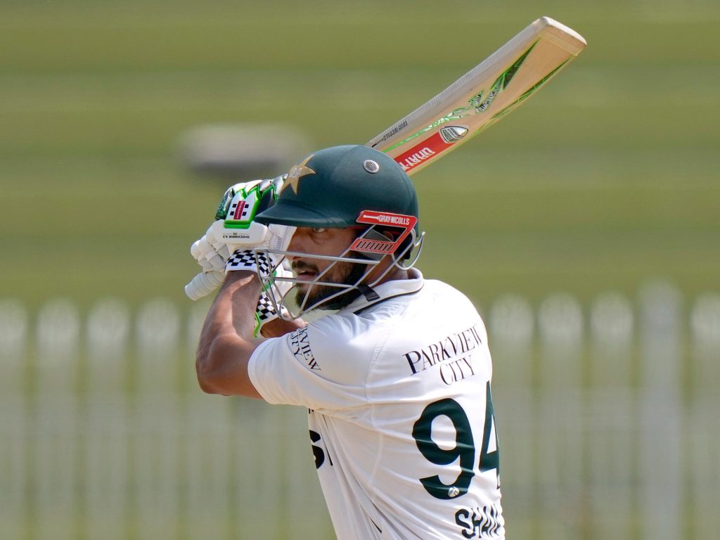 Il Pakistan mantiene Shan Masood come capitano del Test Cricket nonostante il pessimo record