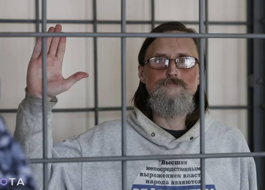La Russia incarcera un giornalista per aver diffuso "fake news" sull'esercito in guerra in Ucraina