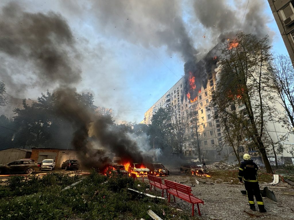 L'attacco russo a Kharkiv, in Ucraina, uccide almeno sei persone e ne ferisce decine