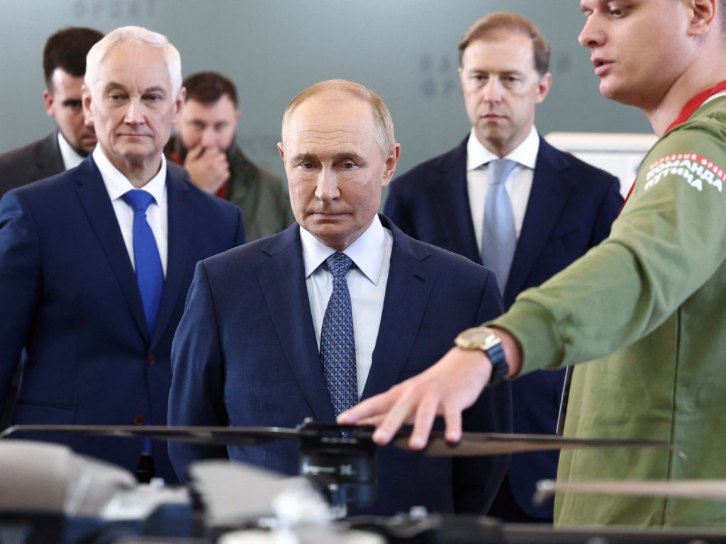 Le discussioni sull'accordo missilistico con l'Ucraina irritano la Russia; Kiev promette di produrre più armi