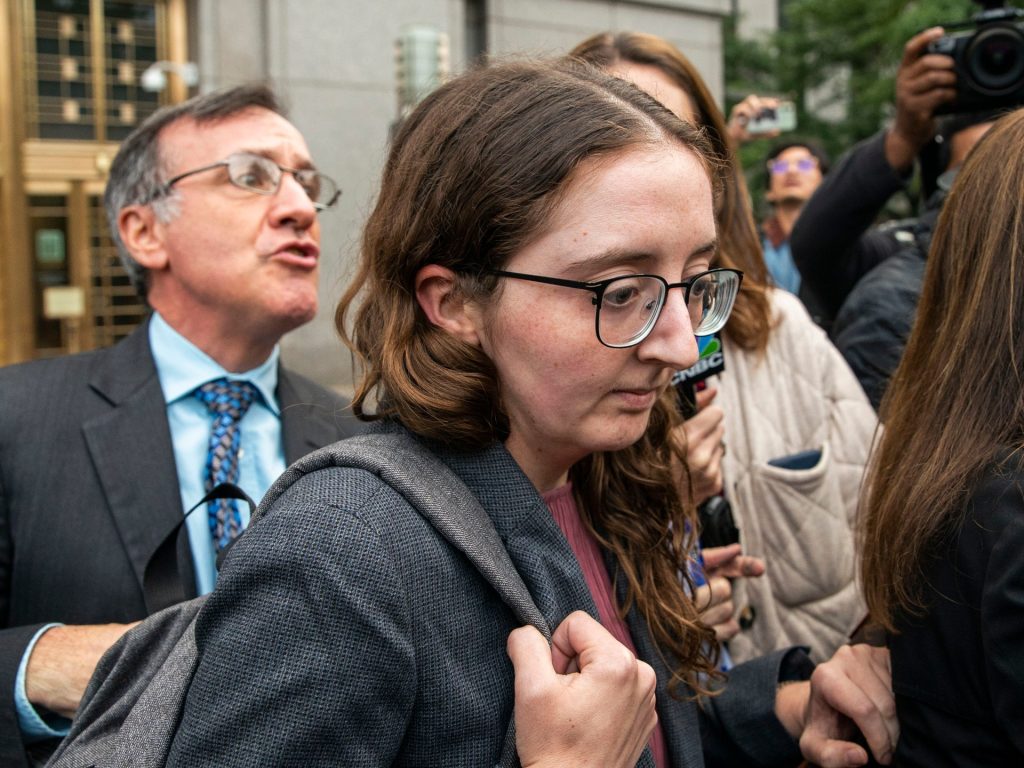 L'ex dirigente di FTX Caroline Ellison condannata a due anni per frode