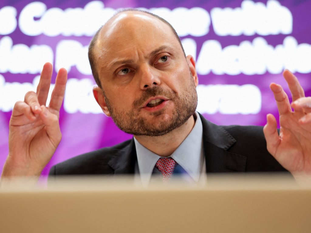 Putin non deve vincere la guerra in Ucraina, afferma il dissidente russo liberato Kara-Murza