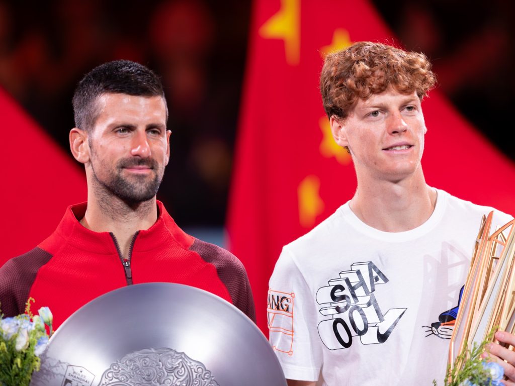 Jannik Sinner batte Novak Djokovic e vince la finale dello Shanghai Masters