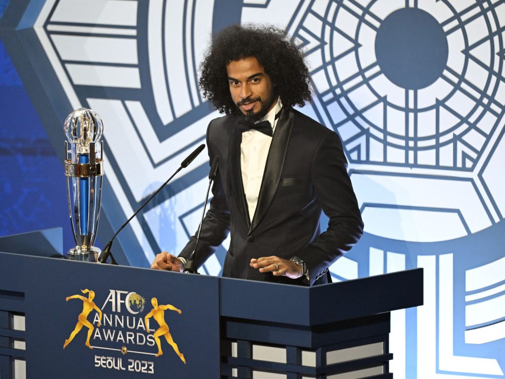 Akram Afif del Qatar e Kiko Seike del Giappone vincono il premio AFC Player of the Year