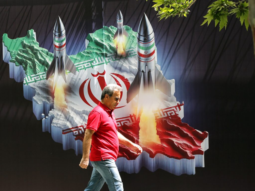 Gli Stati Uniti impongono sanzioni al settore petrolifero iraniano per l’attacco missilistico contro Israele