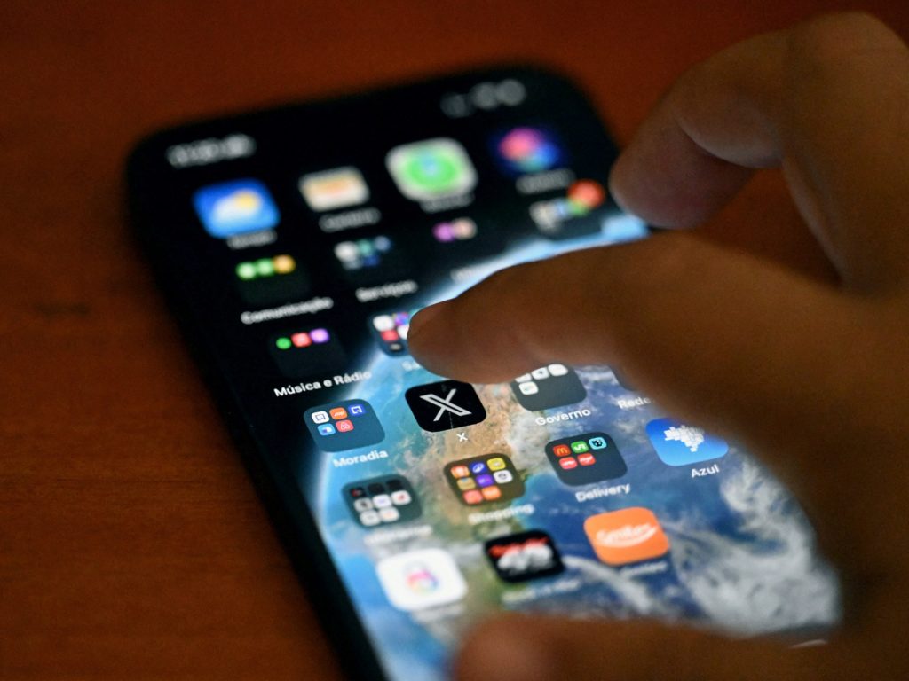 Il Brasile revoca il divieto sulla piattaforma X di Elon Musk