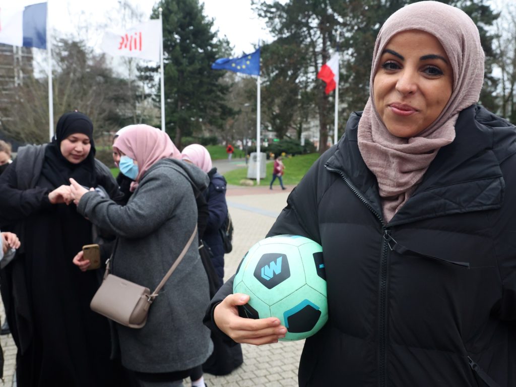 Il divieto francese dell'hijab nello sport è "discriminatorio": esperti delle Nazioni Unite