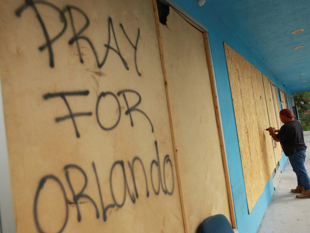 “Una catastrofe epica”: milioni di persone fuggono dalla Florida mentre l’uragano Milton si avvicina