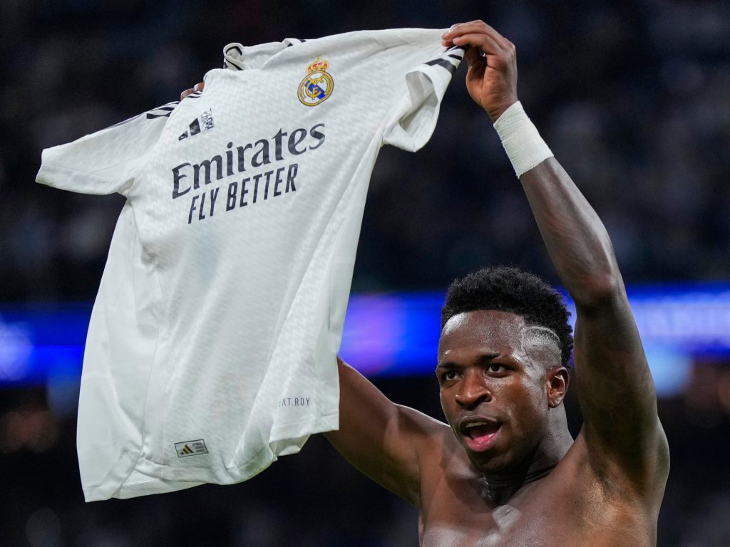 Vinicius vincerà il Pallone d'Oro, dice l'allenatore del Real Madrid Ancelotti