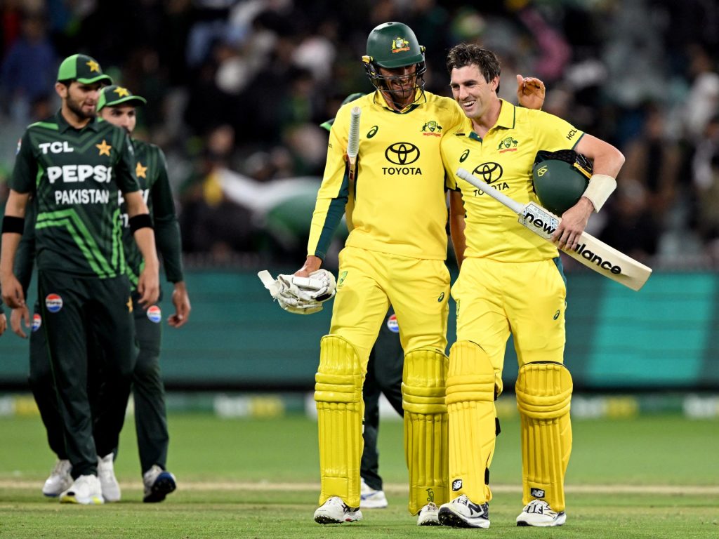 Australia vs Pakistan, primo ODI: il Capitano Cummins guida i padroni di casa alla vittoria nervosa