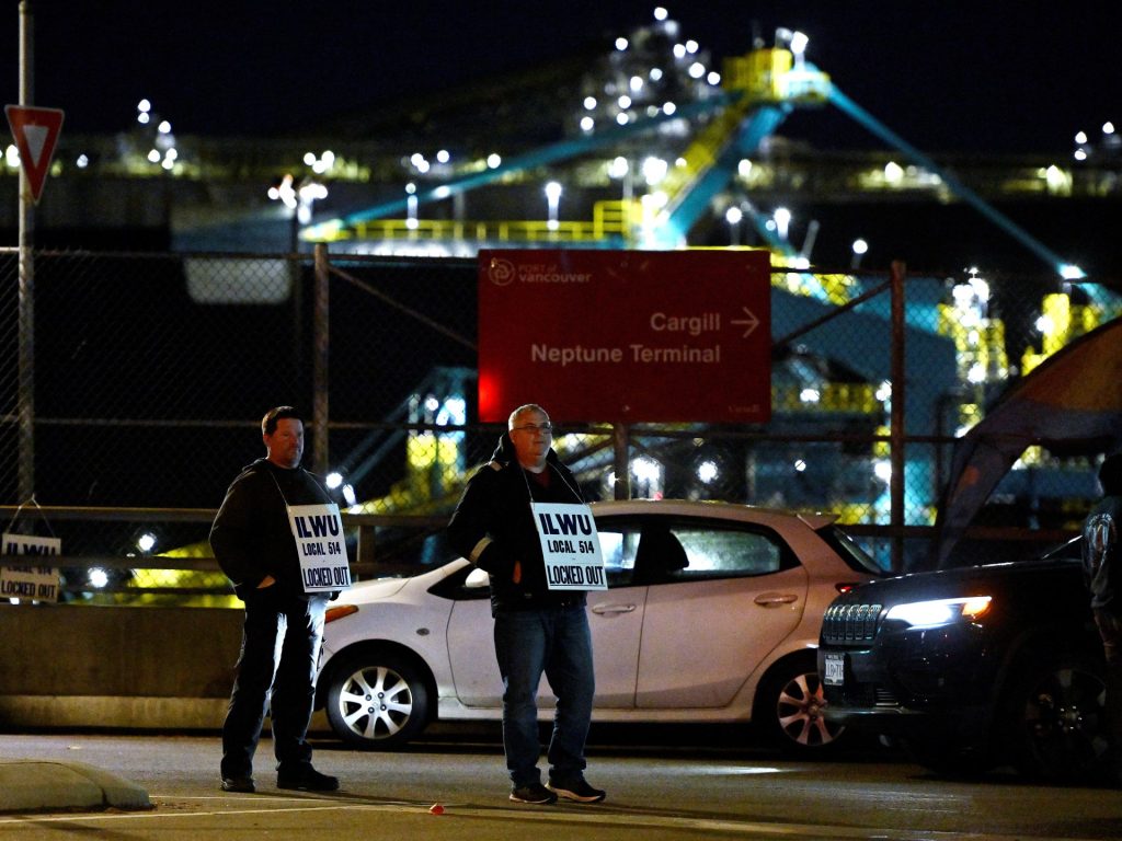 Il Canada ordina un arbitrato vincolante per porre fine al blocco dei porti