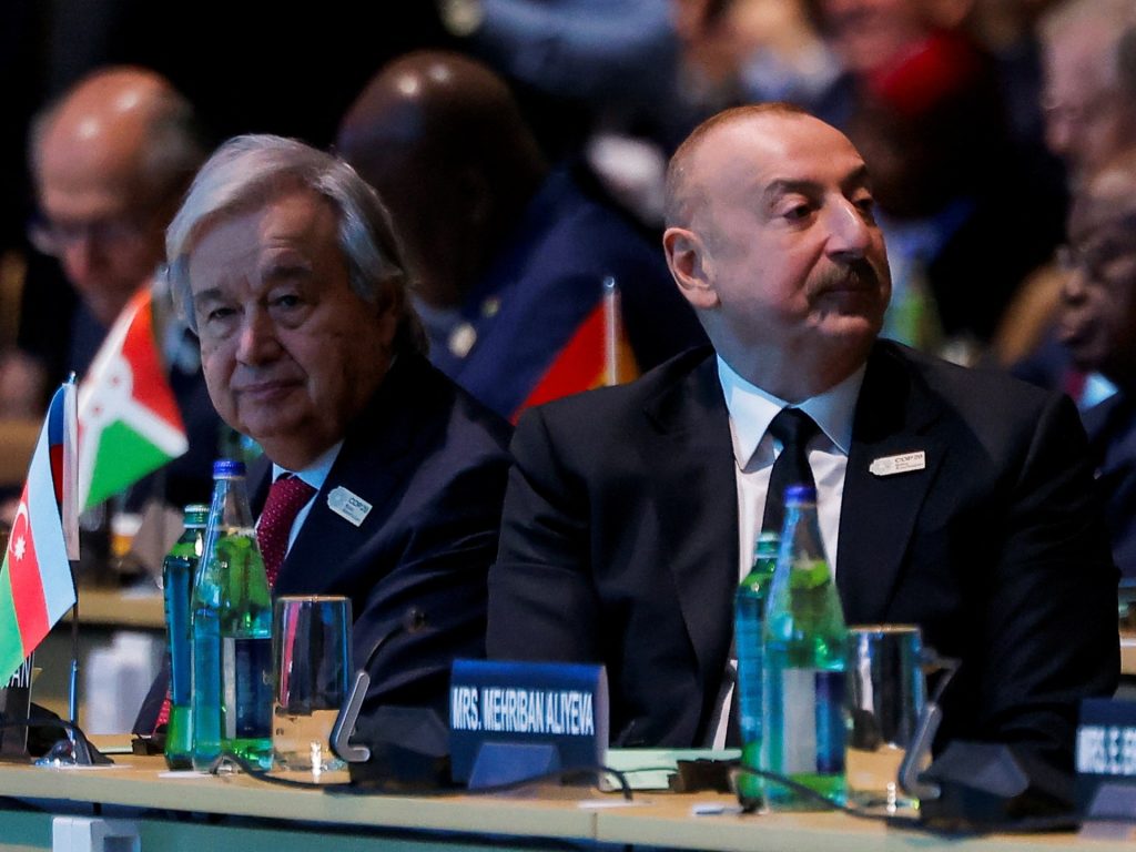 L'Azerbaigian, ospite della COP29, definisce petrolio e gas "un dono di Dio"
