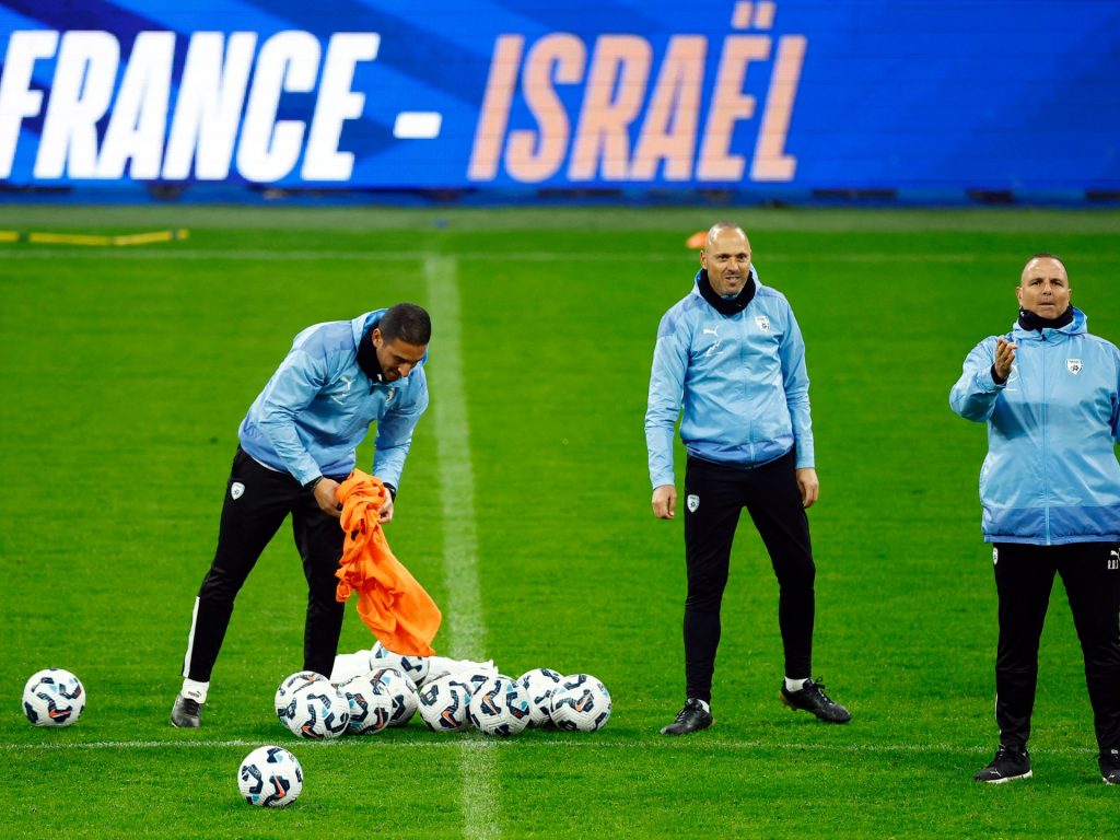 La Francia si prepara alla partita di calcio israeliana dopo le violenze ad Amsterdam