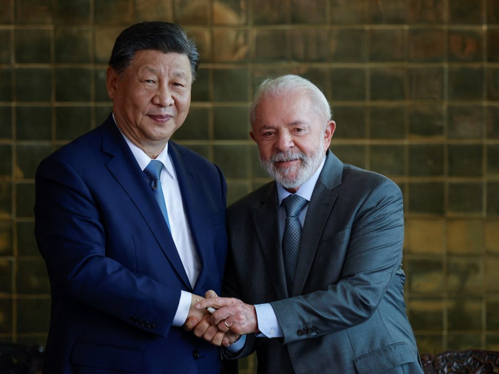 Lula e Xi firmano decine di accordi commerciali mentre i legami tra Brasile e Cina si approfondiscono