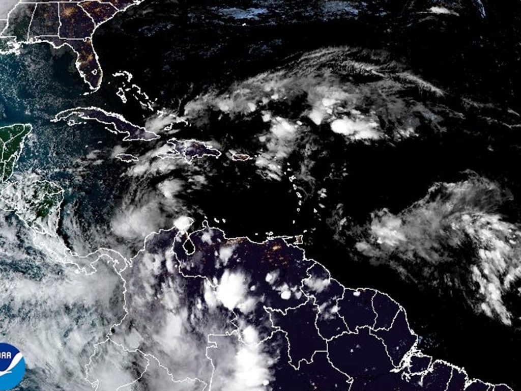 Si prevede che l'uragano caraibico di fine stagione colpirà Cuba questa settimana