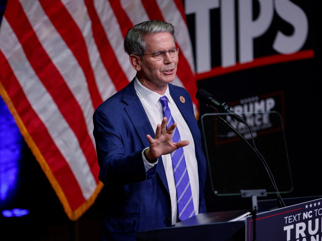 Trump sceglie l’investitore miliardario Scott Bessent come segretario al Tesoro