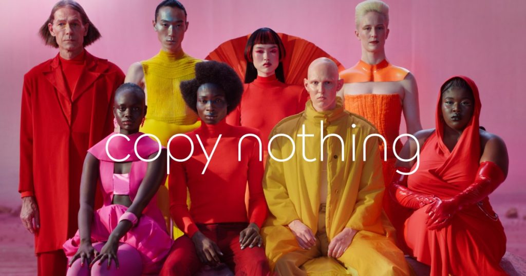 "Vendete automobili?": il rebranding della Jaguar suscita scherno e confusione online