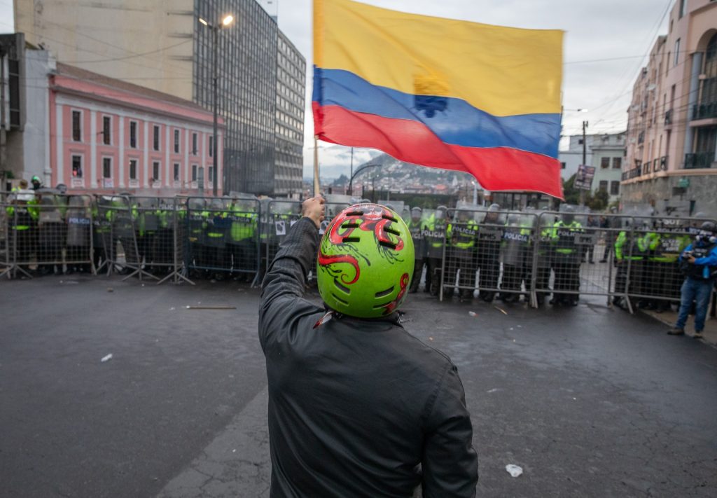 Nell'oscurità: come i continui blackout hanno trasformato la vita in Ecuador | Notizie sulla siccità