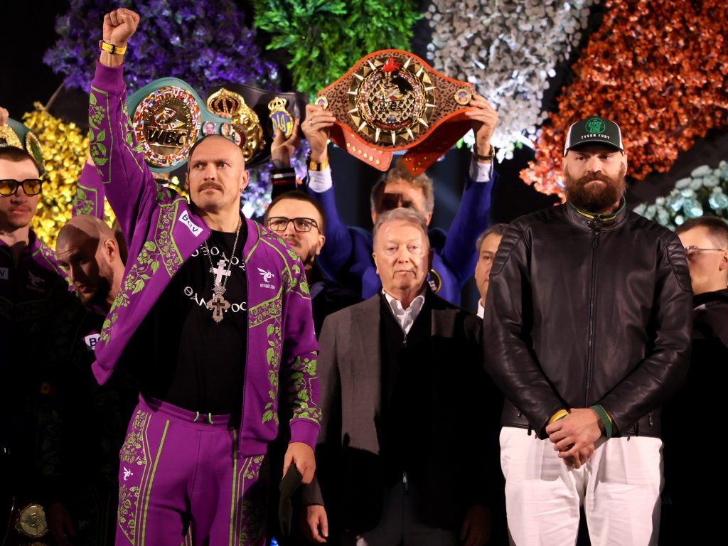 Furia di vendetta contro Usyk nella rivincita del titolo mondiale dei pesi massimi