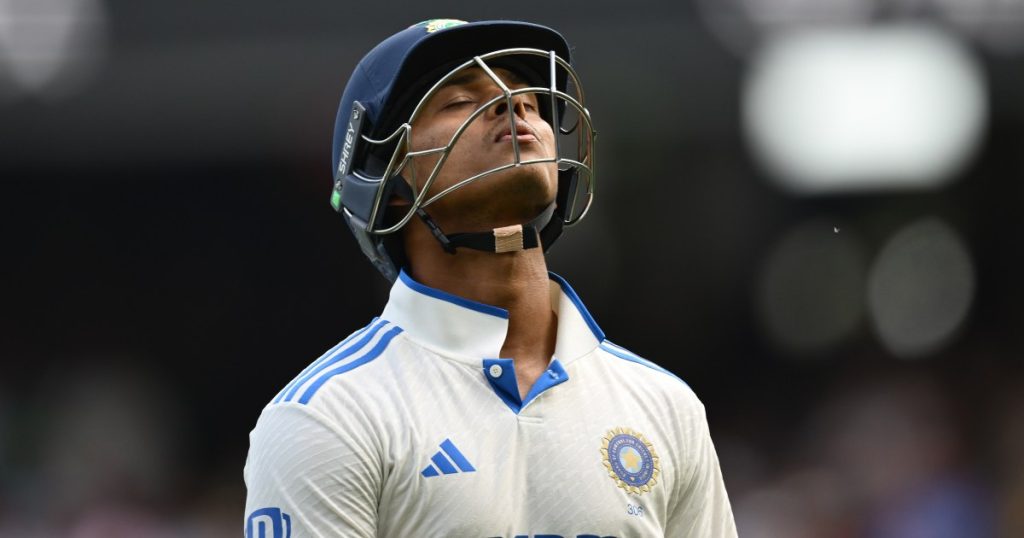 Primo ordine dell'India nei guai contro l'Australia nella seconda giornata della quarta prova