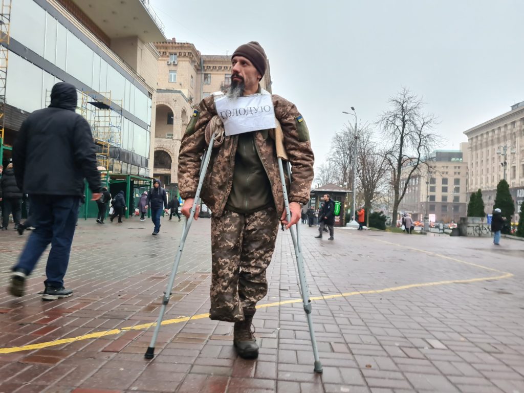 “Abbandonati”: i veterani di guerra ucraini che hanno combattuto la Russia si sentono snobbati, dimenticati