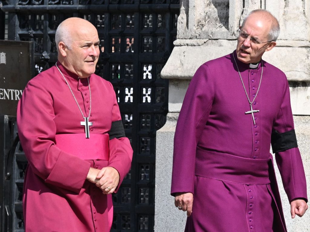 Basta con lo scaricabarile, gli abusi sui minori nella Chiesa sono sistemici