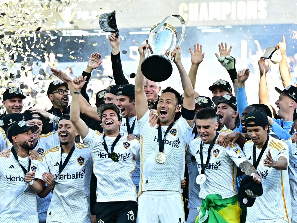 I LA Galaxy hanno battuto i NY Red Bulls 2-1 e hanno vinto la MLS Cup per la sesta volta