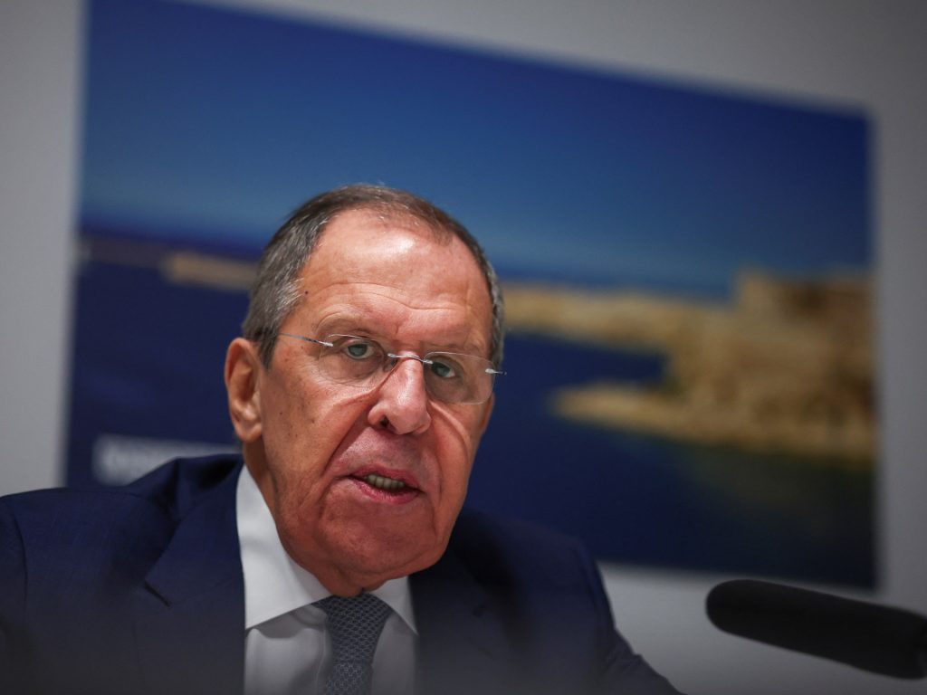 La Russia è pronta a usare "ogni mezzo" per evitare la sconfitta in Ucraina: Lavrov