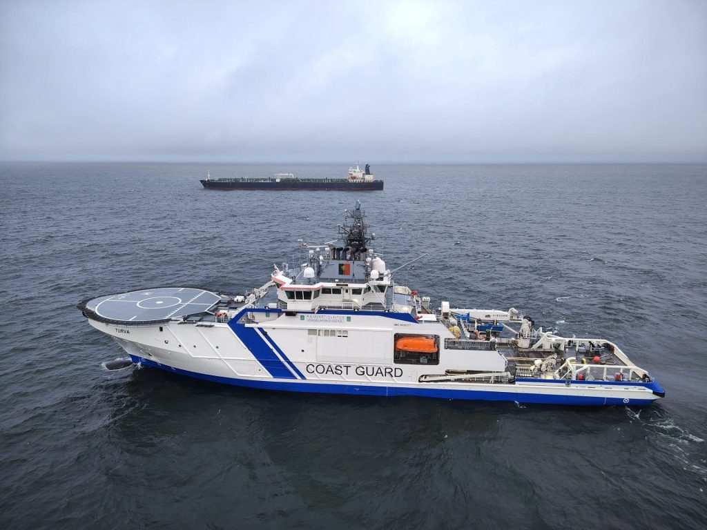 Una “nave ombra” russa ha tagliato il cavo sottomarino del Baltico Finlandia-Estonia?
