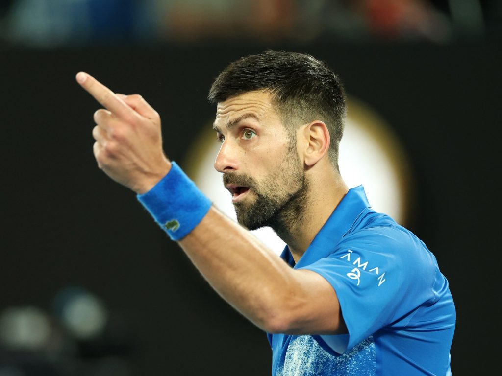 Djokovic è un "grande fan" della risposta del pubblico di Collins a Melbourne; Alcaraz avanza