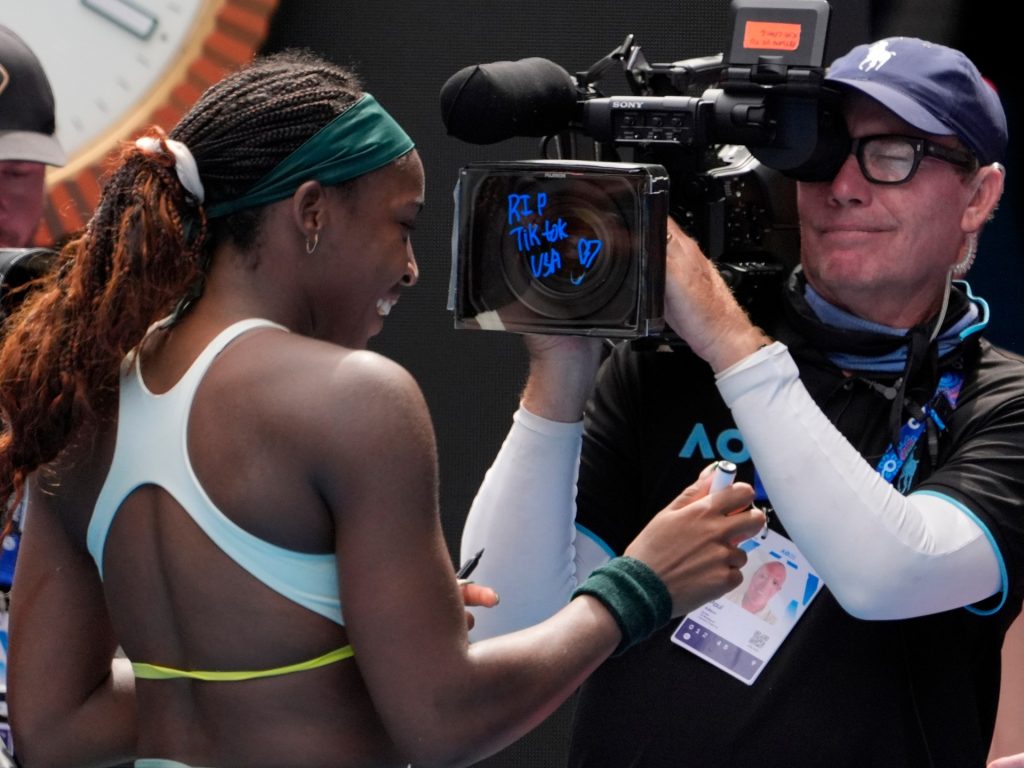 Coco Gauff lamenta la chiusura di TikTok e raggiunge i quarti di finale dell'Australian Open