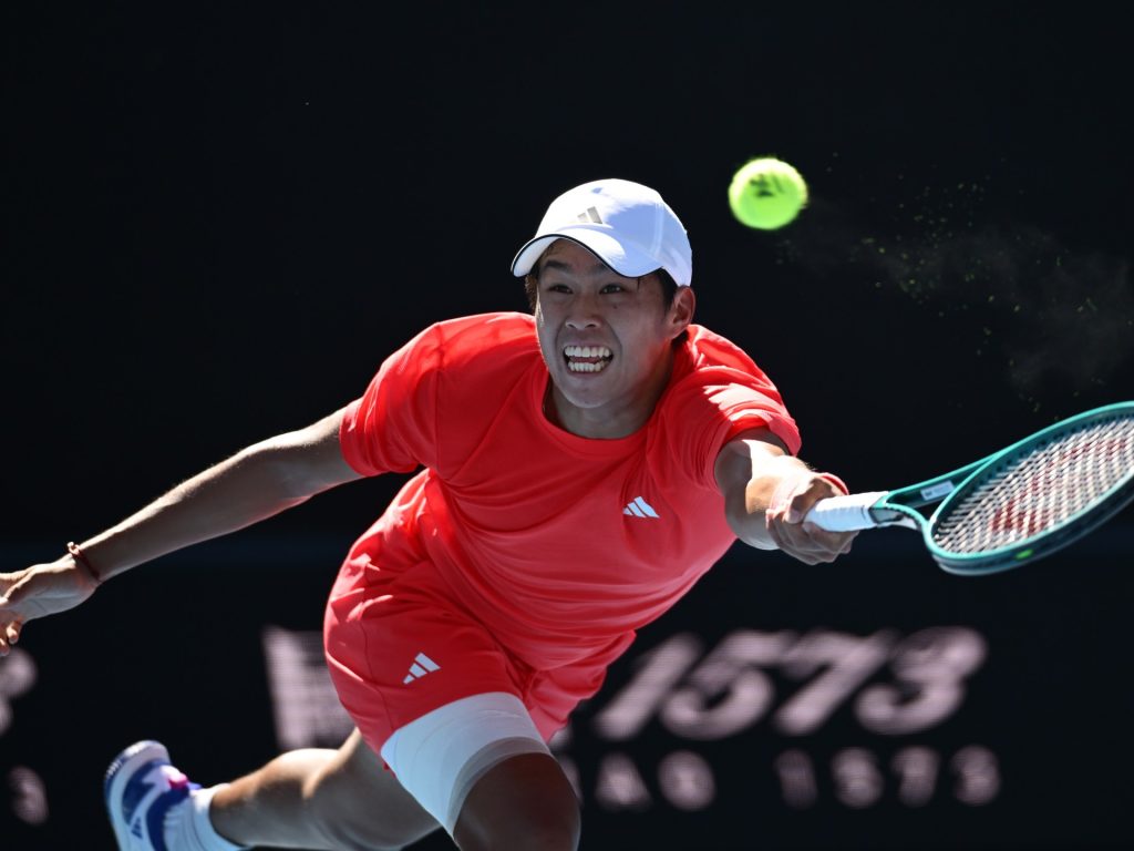 'Piuttosto pazzesco': Tien è il più giovane dopo Nadal agli ottavi dell'Australian Open